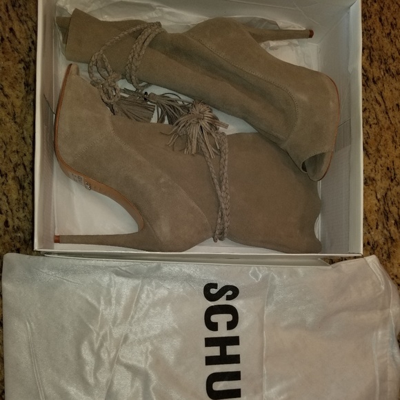 Schutz moose suede peep toe boot with tassels - Picture 4 of 4